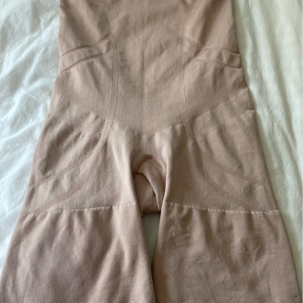 Spanx Slim Incognito Nude High Waisted Mid Thigh Short XL
